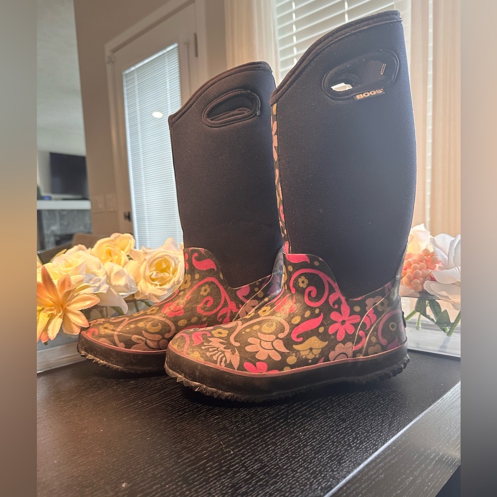 BOGS Women's Classic Tall Waterproof Rain Farm Boots Pink Floral Pattern Size 7